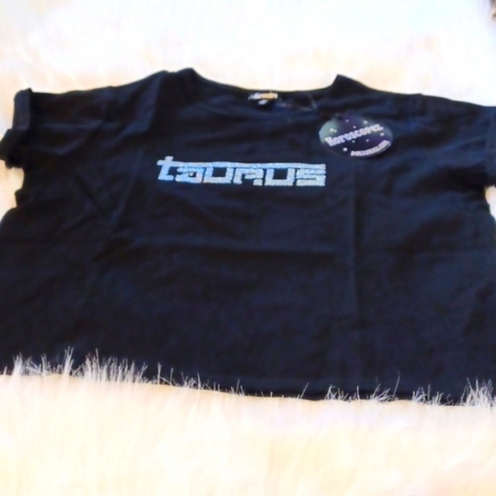 DOLLSKILL 3x Horoscopez black short sleeve graphic cropped tshirt.